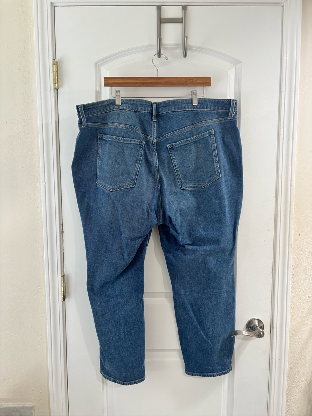 Women’s Old Navy High Rise Curvy O.G. Straight Jeans - Picture 7 of 10